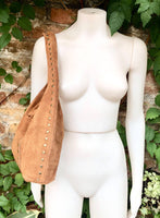 Slouch bag in CAMEL brown with bronze tacks and zipper. Genuine leather bag. Light tobacco color lined bag. Medium brown suede purse.