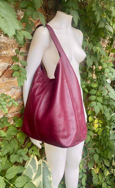Burgundy slouch bag. Tote leather bag in wine red with ZIPPER. Soft genuine leather. Dark red leather purse. Wide strap leather shopper.