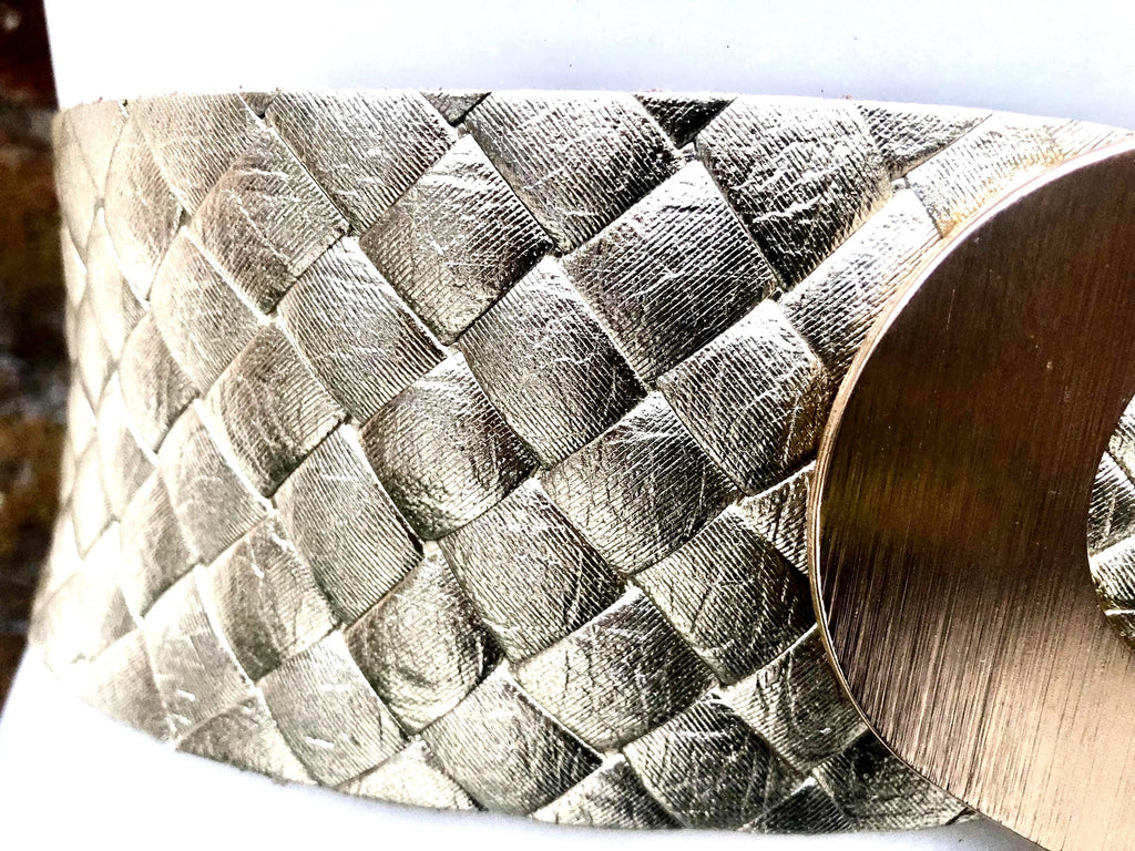 GOLD metallic leather waist belt with large metal buckle. Soft leather belt in gold. Boho glitter genuine leather belt. Gold waist belt