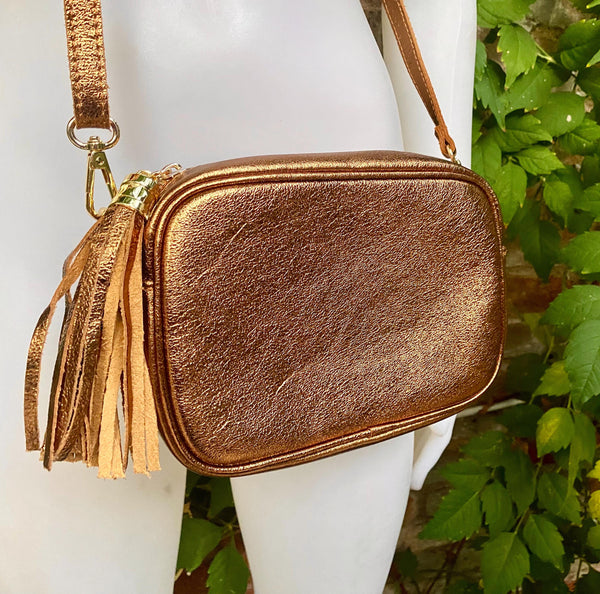 Dark gold leather bag. Crossbody / shoulder bag in GENUINE leather. Metallic shine leather bag with adjustable strap and zipper. Gold purse
