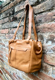 CAMEL BROWN genuine leather bag. Tan brown shoulder bag. Lined light tobacco purse with double straps and zippers at the top. Soft leather.