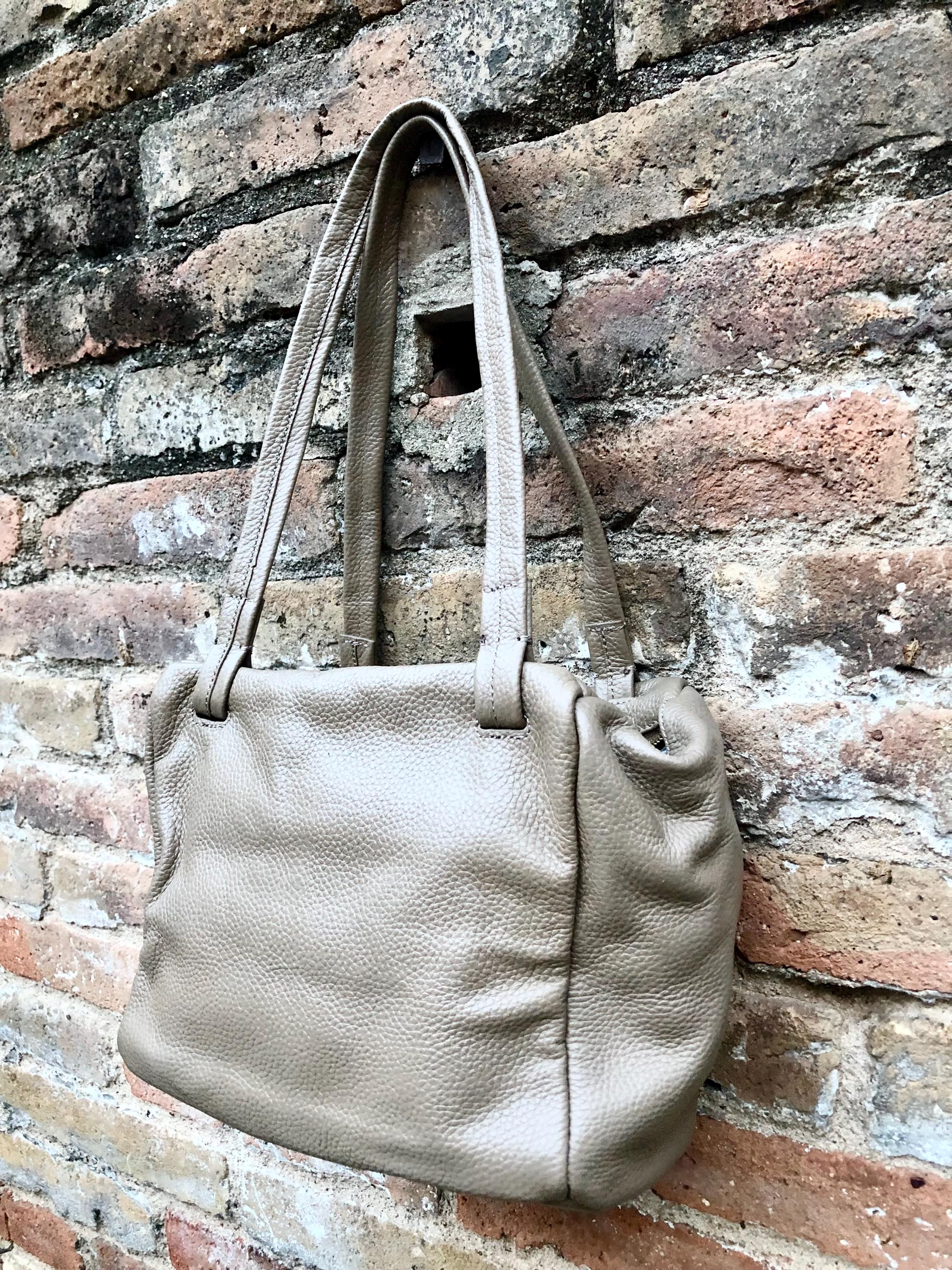 TAUPE BROWN genuine leather bag. Tan brown shoulder bag. Lined cafe au lait purse with double straps and zippers at the top. Soft leather.