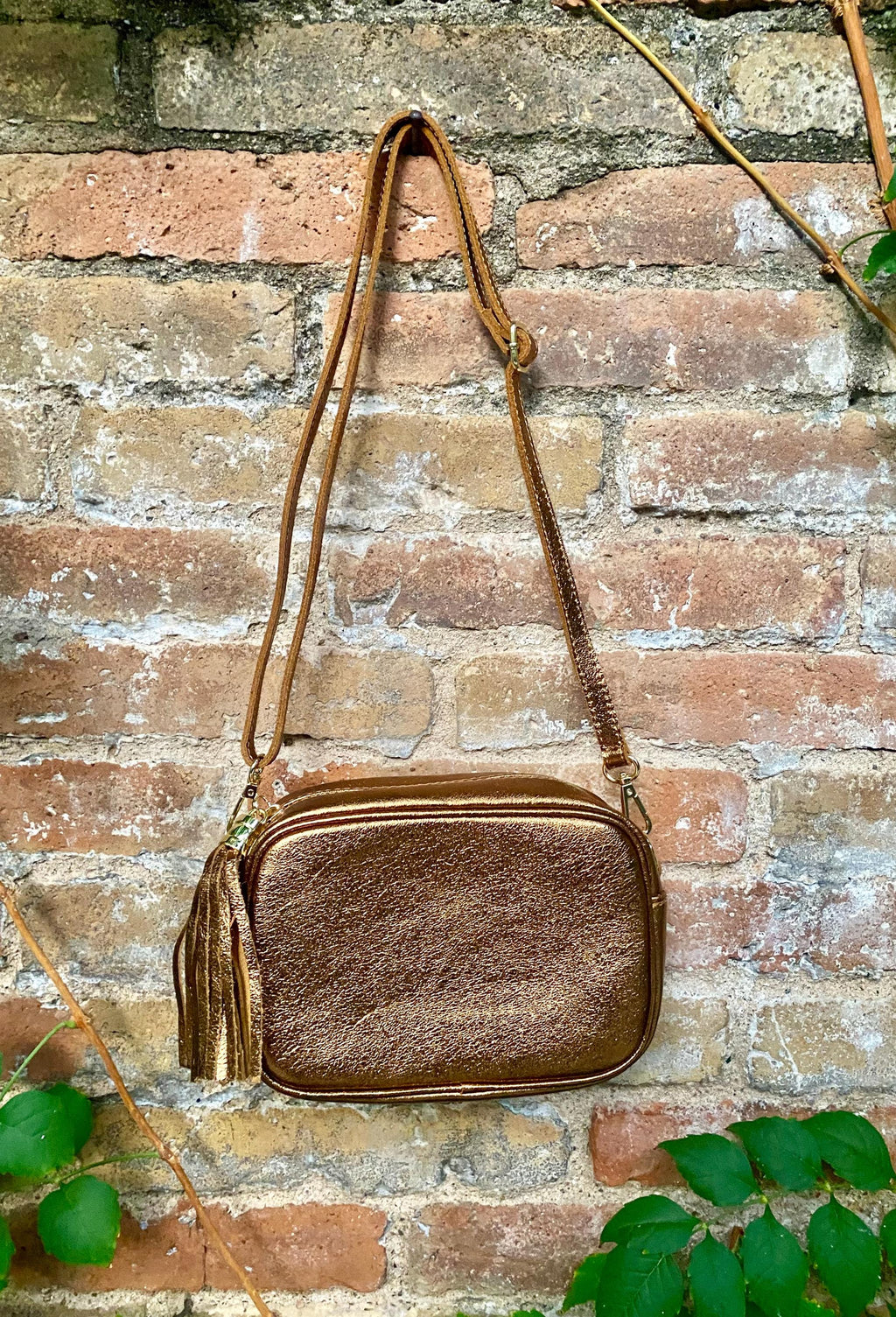 Dark gold leather bag. Crossbody / shoulder bag in GENUINE leather. Metallic shine leather bag with adjustable strap and zipper. Gold purse
