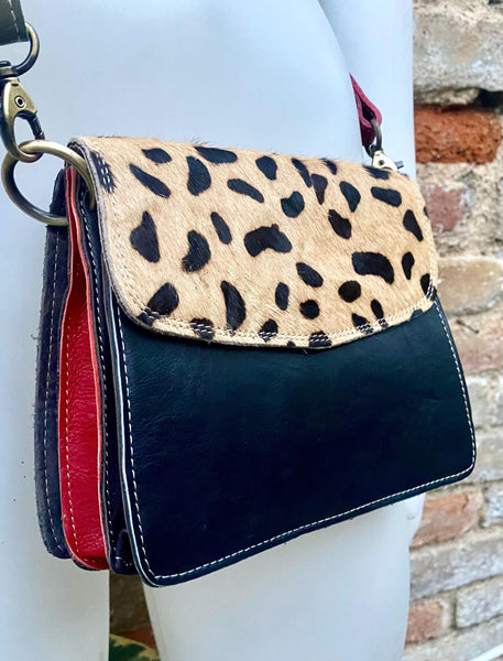 Small cheetah print crossbody bag. Genuine leather. Black enveloppe bag. Animal print flap. Boho multicolor leopard black +beige purse.