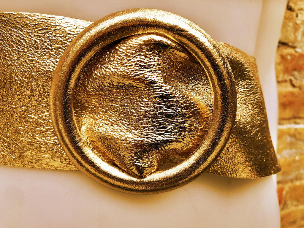 GOLD metallic leather waist belt with large round buckle. Soft leather belt in gold. Boho glitter genuine leather belt. Gold waist belt