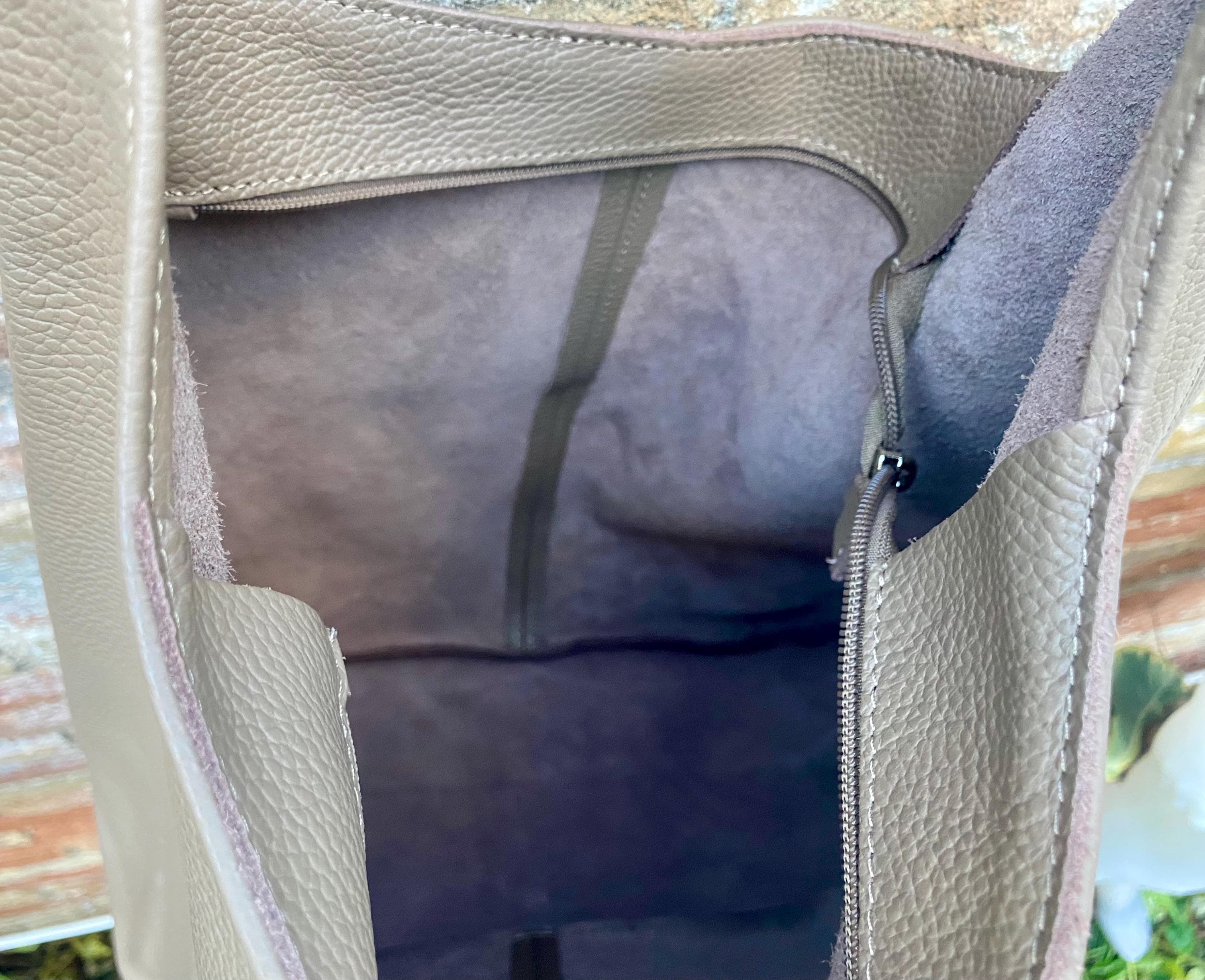 Dark beige slouch bag. Tote leather bag in taupe with ZIPPER. Soft genuine leather. Beige leather purse. Wide strap shoulder bag.