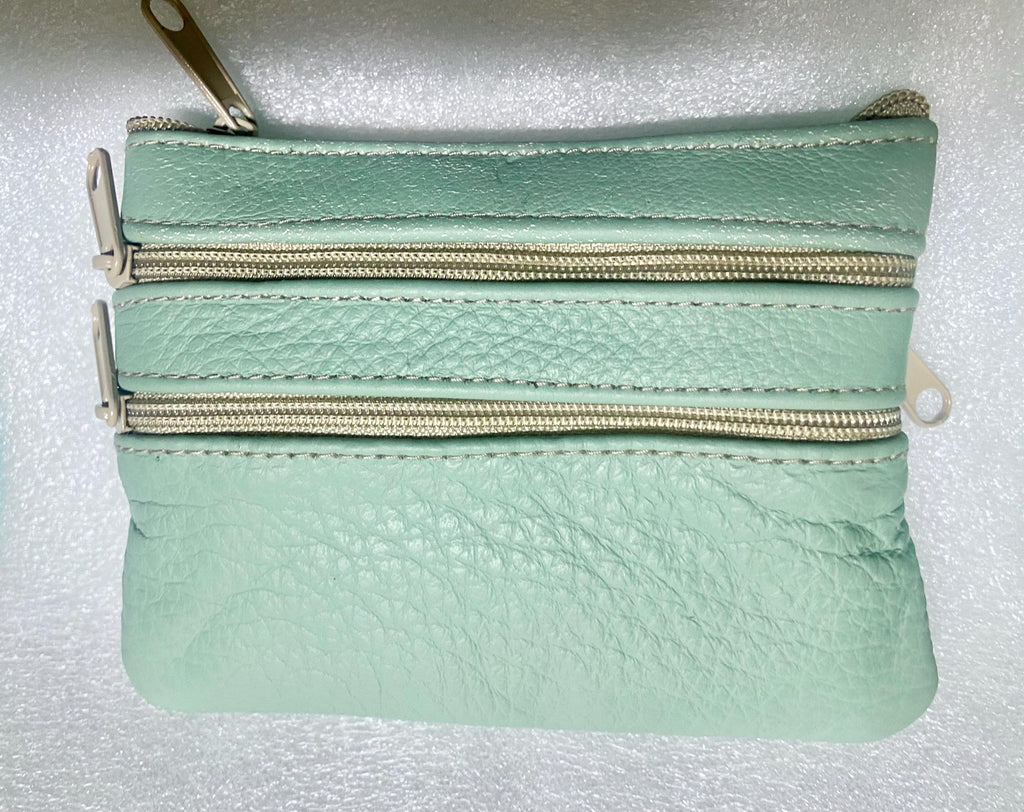 Small card / coin purse with zippers in genuine leather. Small wallet for credit cards, coins and notes. Soft natural leather. Retro wallet