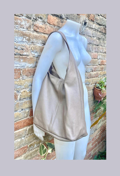 Dark beige slouch bag. Tote leather bag in taupe with ZIPPER. Soft genuine leather. Beige leather purse. Wide strap shoulder bag.