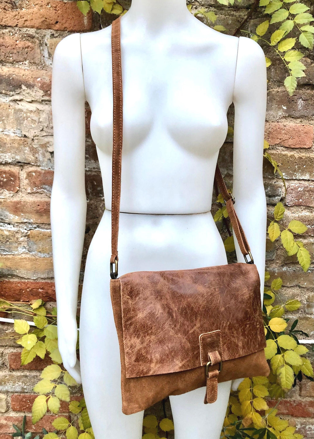 Camel brown suede bag. Genuine leather purse. cossbody / messenger bag in soft natural leather for books, tablets. Tan brown suede purse