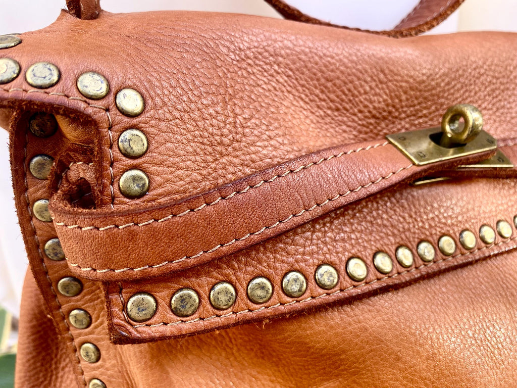 CAMEL brown distressed leather shoulder / crossbody bag. Soft genuine leather shopper. Rusty brown boho hippy bag. Brown purse with 2 straps