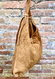 Slouch bag in camel brown with and zipper. Genuine leather bag. Light brown origami lined bag. Caramel suede purse. Wide strap shoulder bag.