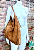 Slouch bag in camel brown with and zipper. Genuine leather bag. Light brown origami lined bag. Caramel suede purse. Wide strap shoulder bag.