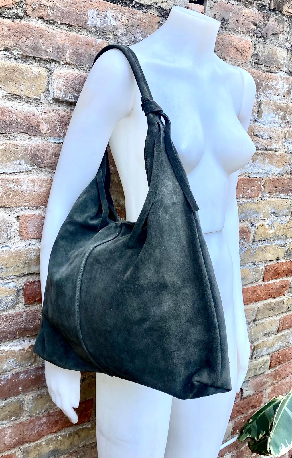 Slouch bag in dark green with and zipper. Genuine leather bag. Green color origami lined bag. Green suede purse. Wide strap shoulder bag.
