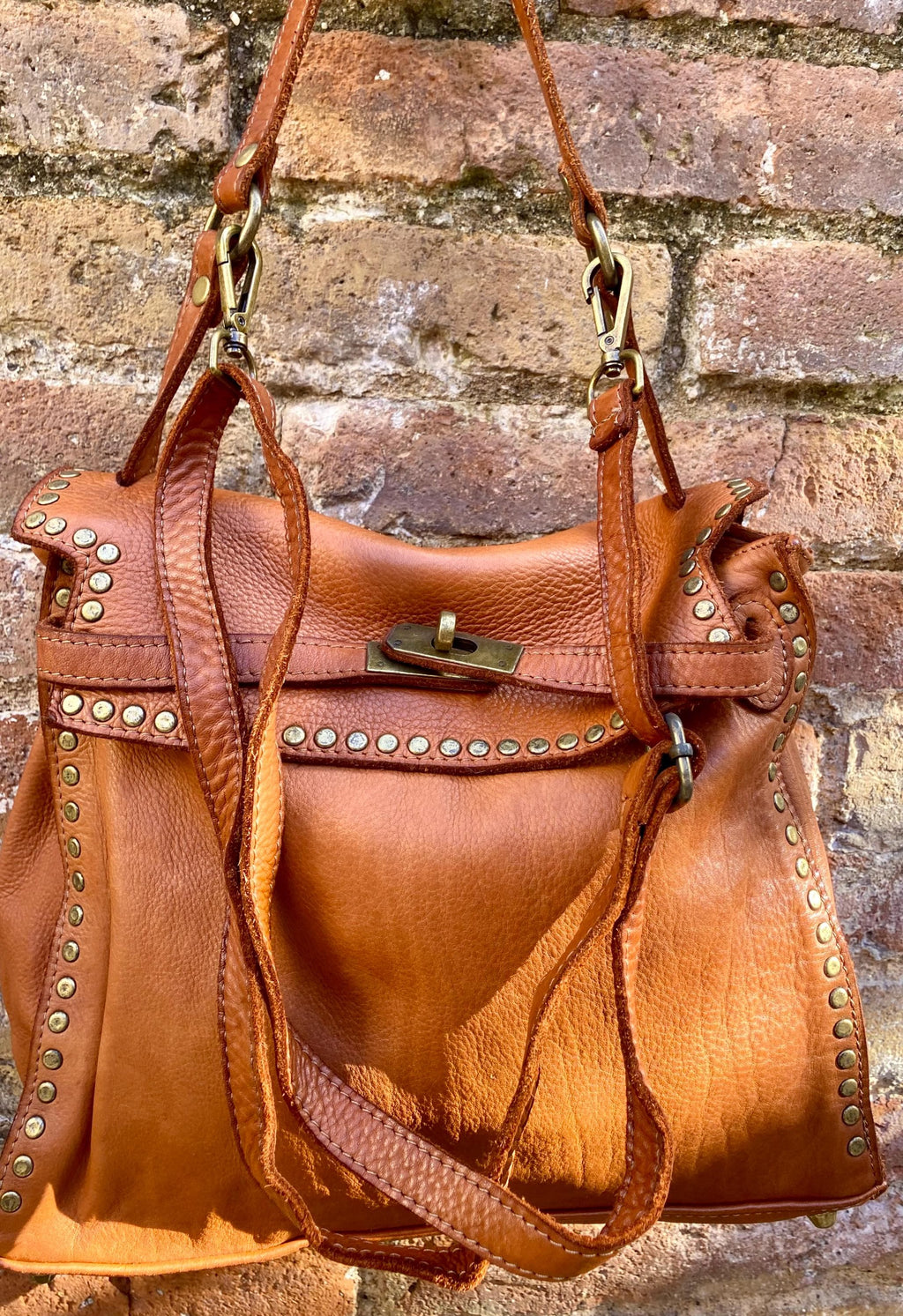 CAMEL brown distressed leather shoulder / crossbody bag. Soft genuine leather shopper. Rusty brown boho hippy bag. Brown purse with 2 straps