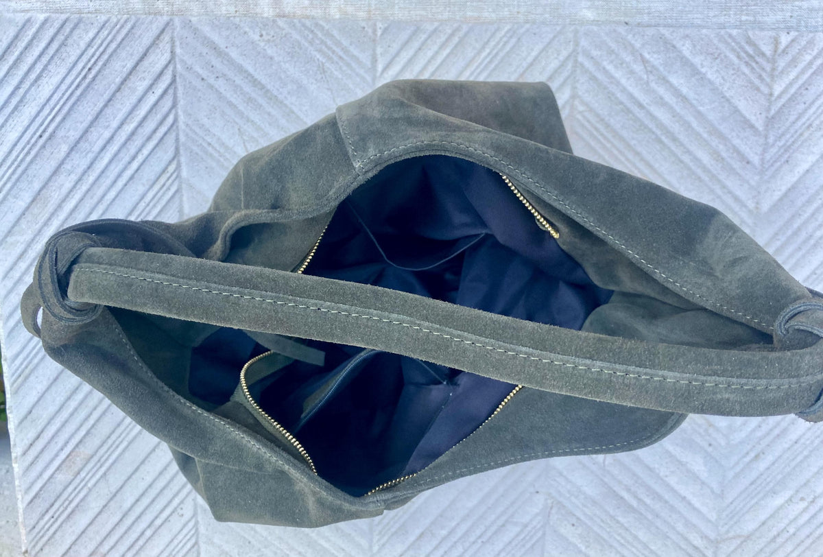 Slouch bag in dark green with and zipper. Genuine leather bag. Green color origami lined bag. Green suede purse. Wide strap shoulder bag.