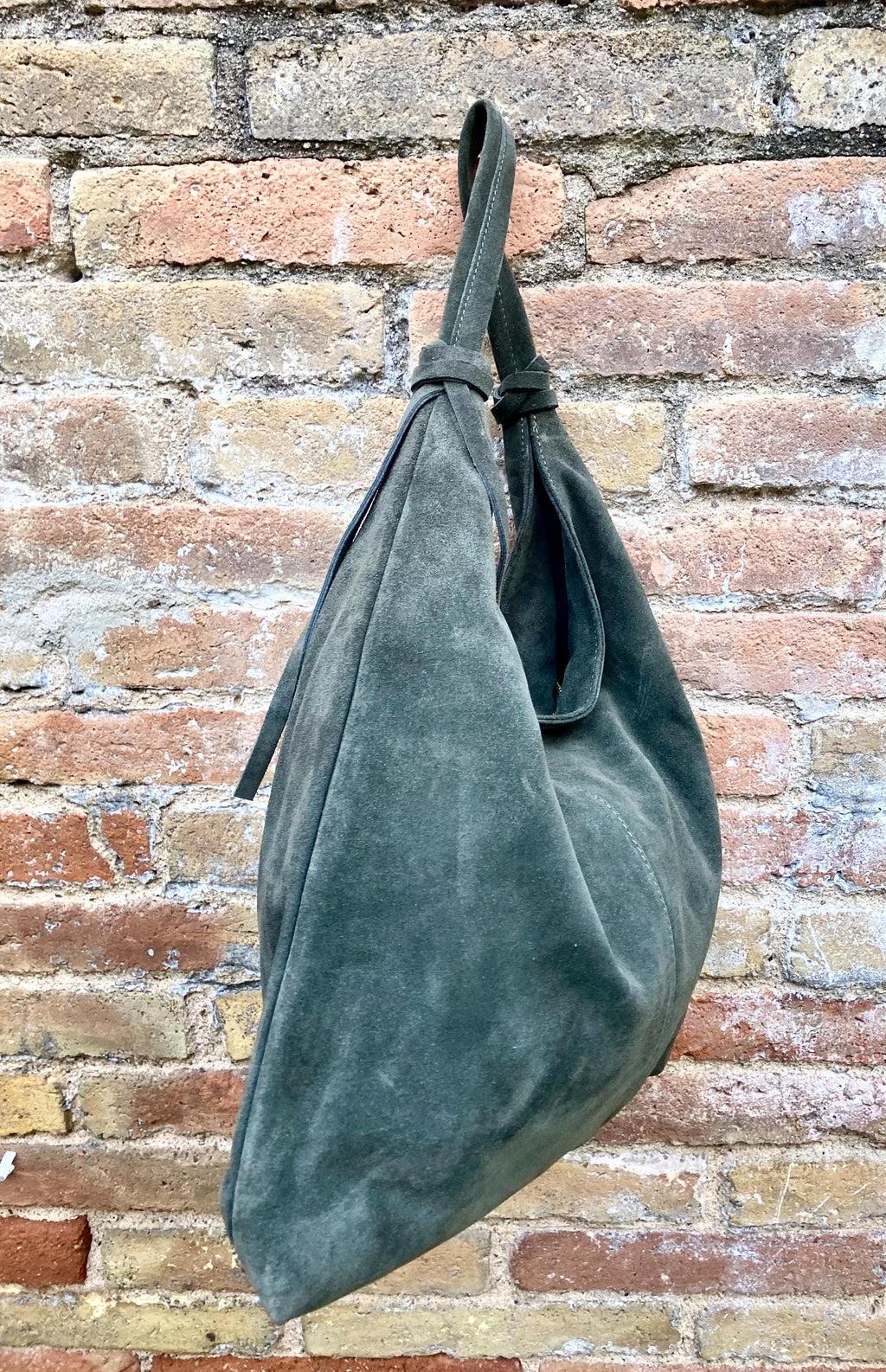 Slouch bag in dark green with and zipper. Genuine leather bag. Green color origami lined bag. Green suede purse. Wide strap shoulder bag.