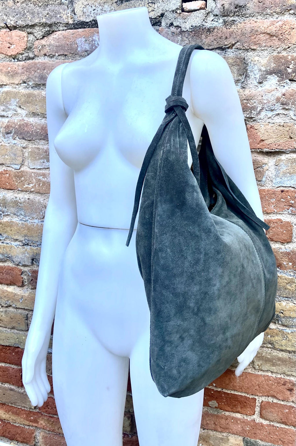Slouch bag in dark green with and zipper. Genuine leather bag. Green color origami lined bag. Green suede purse. Wide strap shoulder bag.