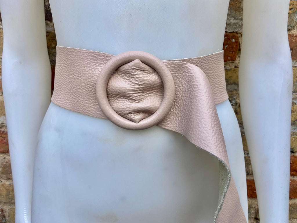Pink leather waist belt with large round buckle.Soft leather belt in light dusty pink. Genuine leather pink dress belt. Pink wide waist belt
