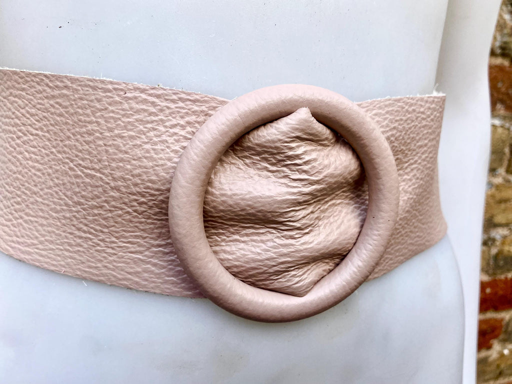 Pink leather waist belt with large round buckle.Soft leather belt in light dusty pink. Genuine leather pink dress belt. Pink wide waist belt