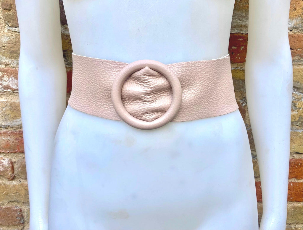 Pink leather waist belt with large round buckle.Soft leather belt in light dusty pink. Genuine leather pink dress belt. Pink wide waist belt