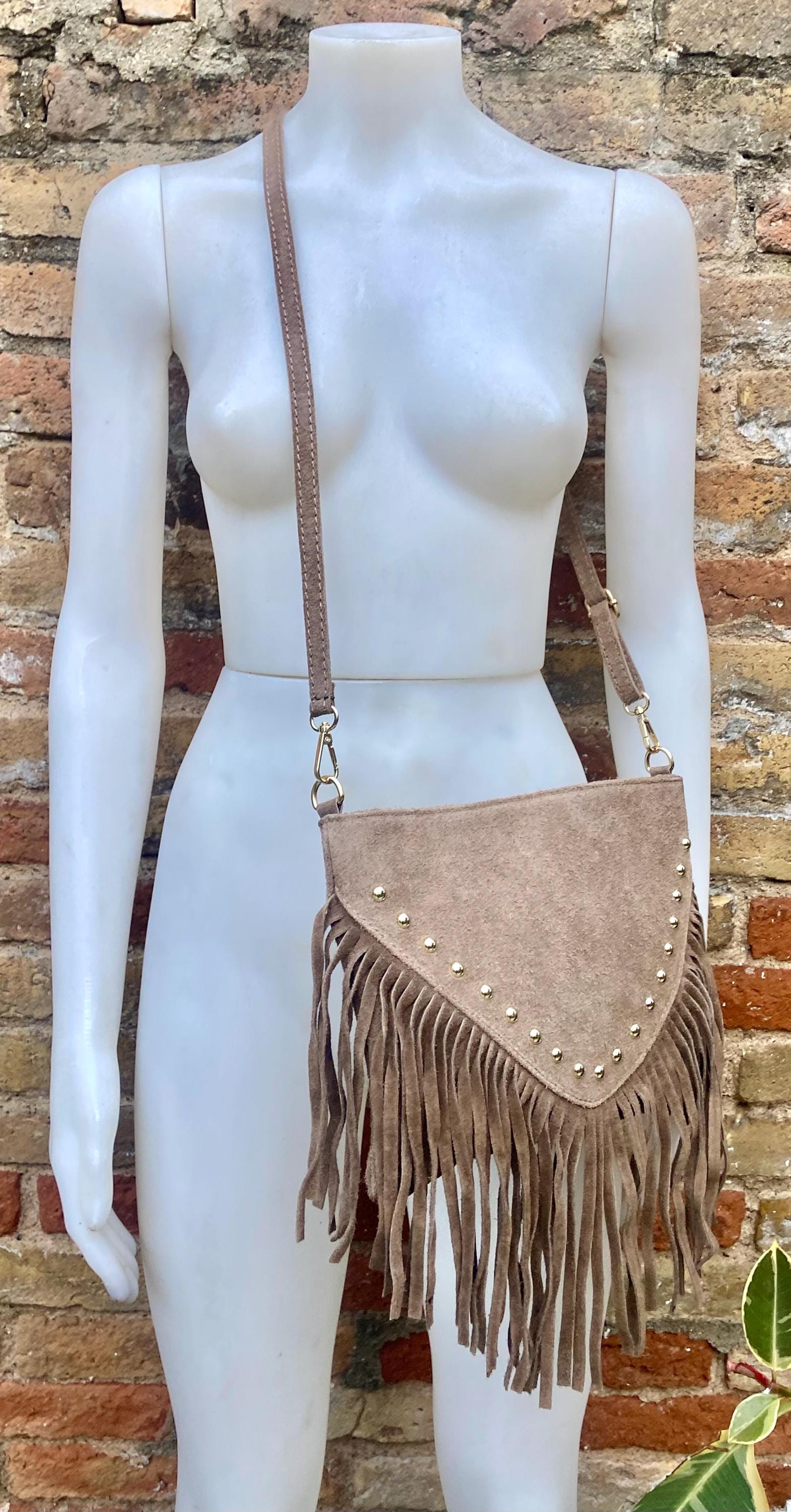 Taupe brown suede crossbody bag with tacks and fringes. Light brown suede hippy purse. Genuine suede leather boho bag in light greyge brown