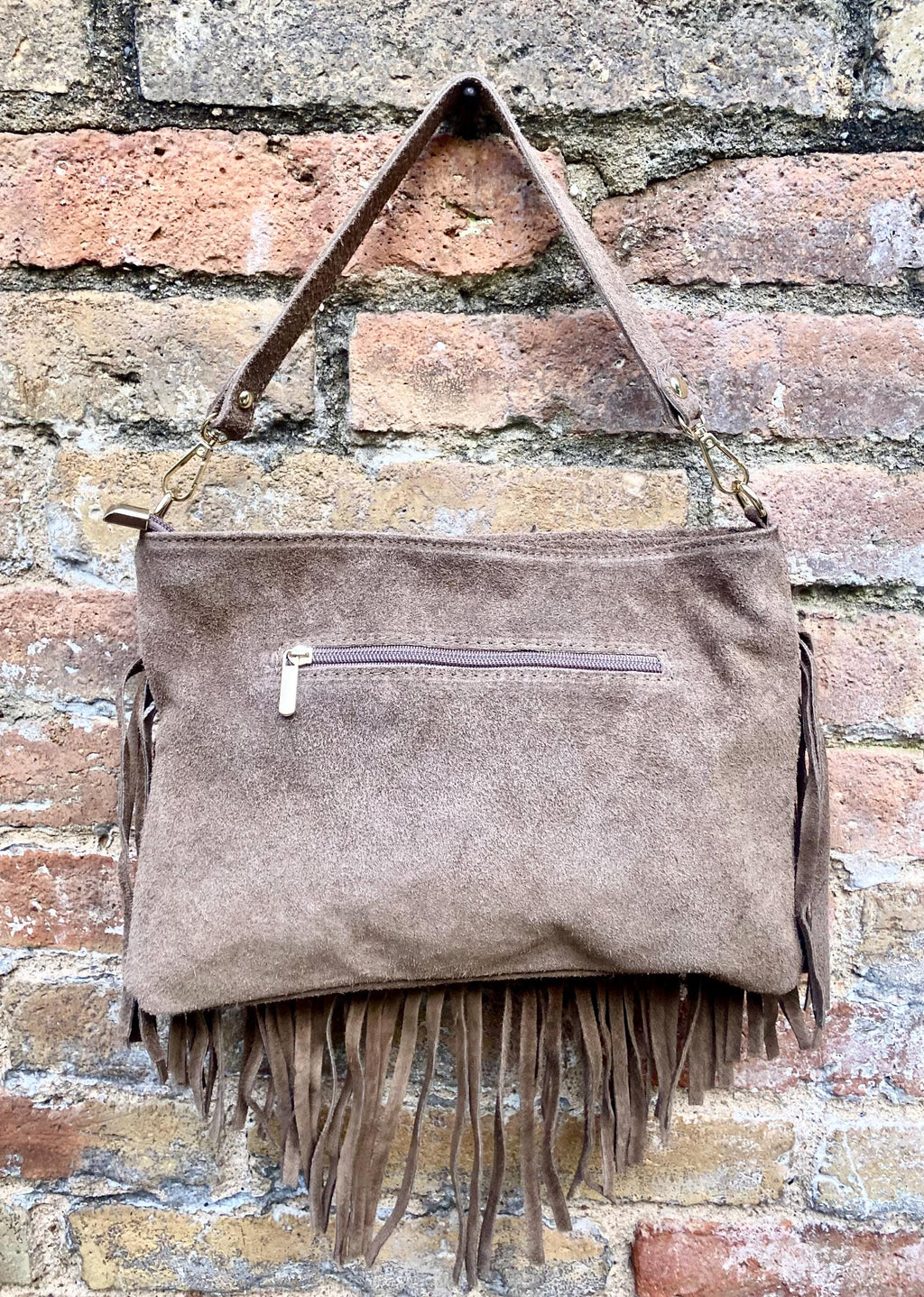 Taupe brown suede crossbody bag with tacks and fringes. Light brown suede hippy purse. Genuine suede leather boho bag in light greyge brown
