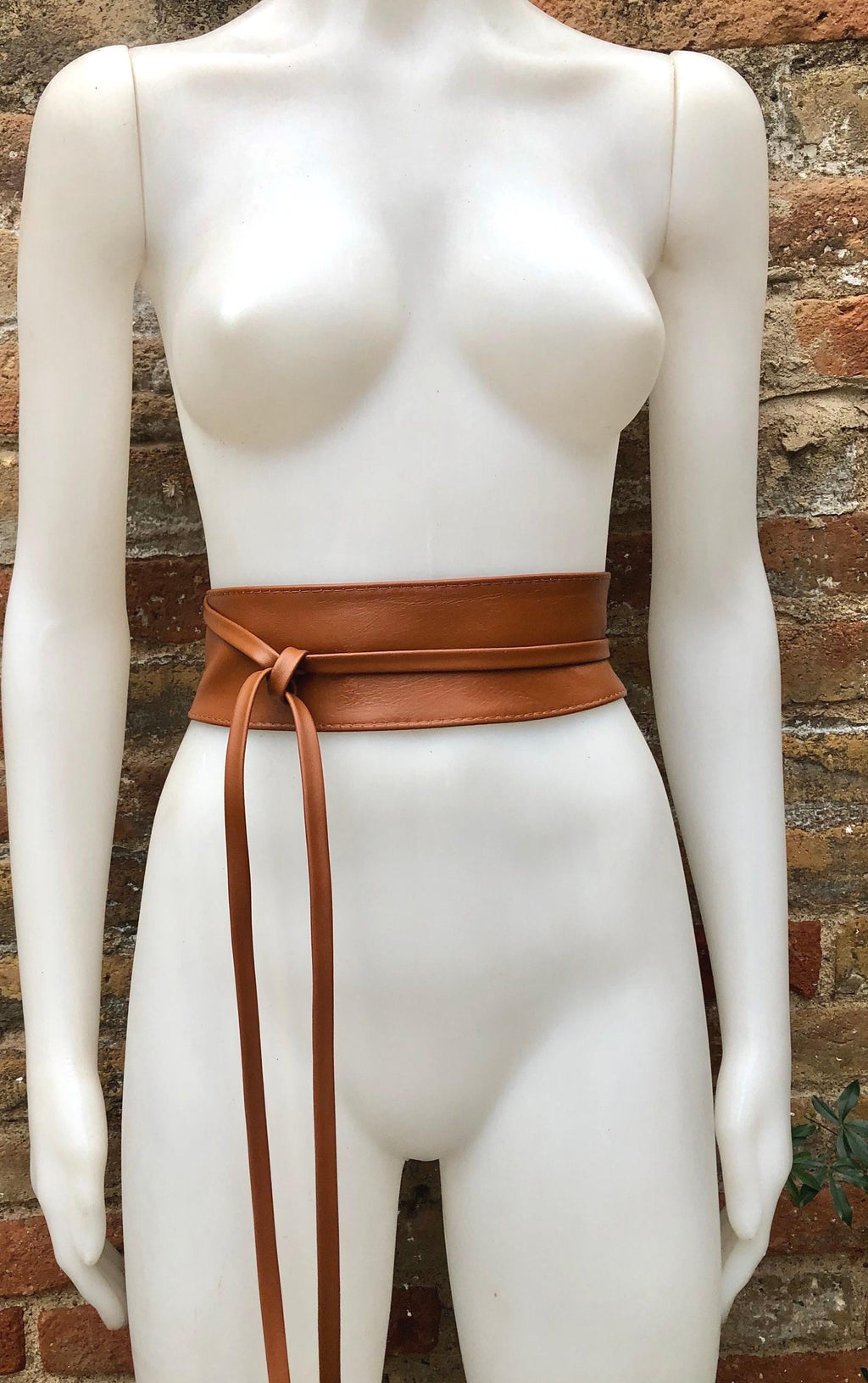 Obi belt in soft leather. Wrap belt in CAMEL BROWN. Waist belt in TOBACCO. Wraparound belt in brown genuine leather. Boho tan wide belt.