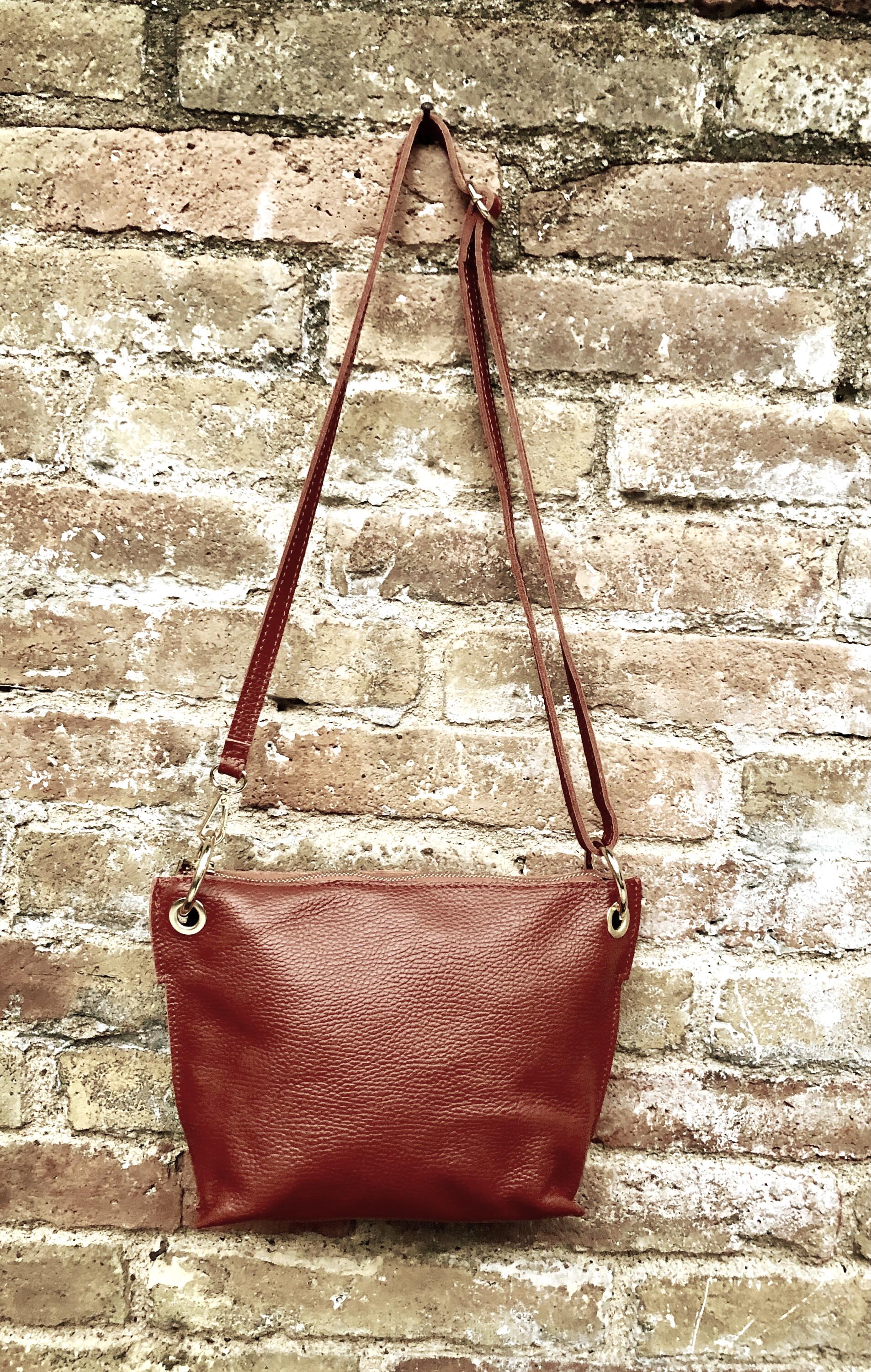 Camel brown leather bag. Rusty cross body / shoulder bag. Genuine leather purse with adjustable strap and zipper. Soft brown leather bag