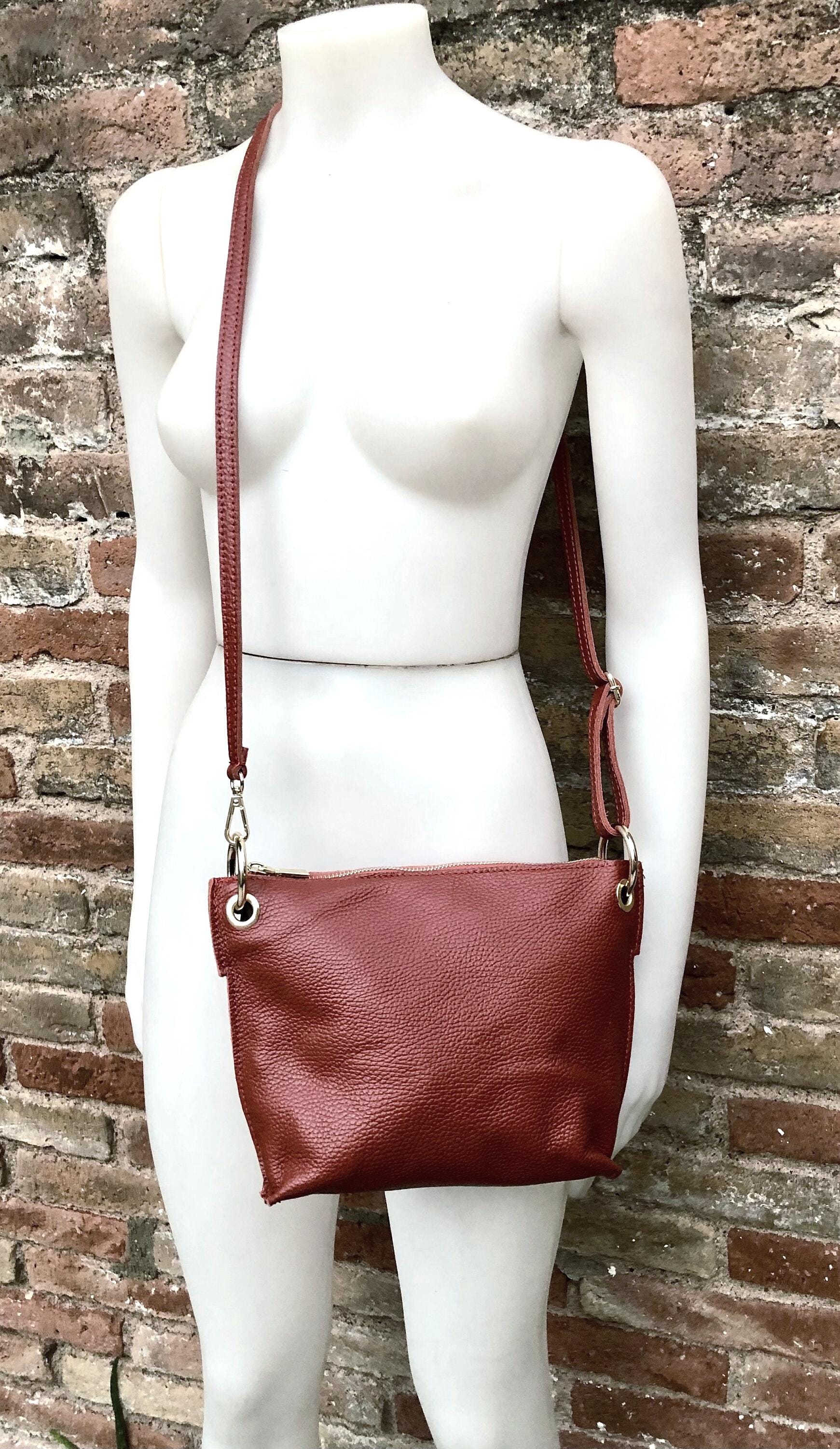 Camel brown leather bag. Rusty cross body / shoulder bag. Genuine leather purse with adjustable strap and zipper. Soft brown leather bag