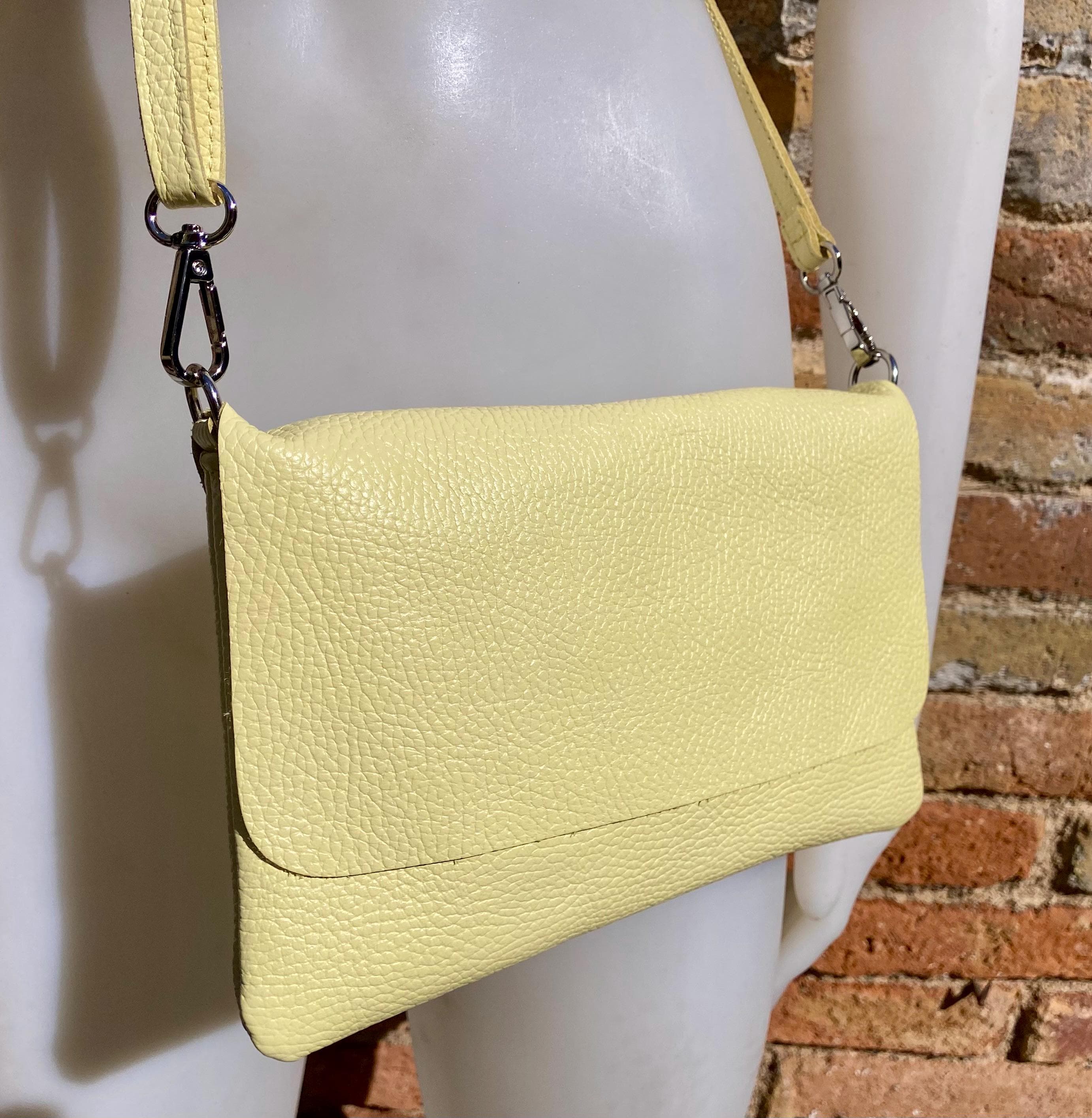 Small leather bag in light YELLOW.Cross body bag, shoulder bag in GENUINE leather. Yellow bag with adjustable strap, zipper and flap.