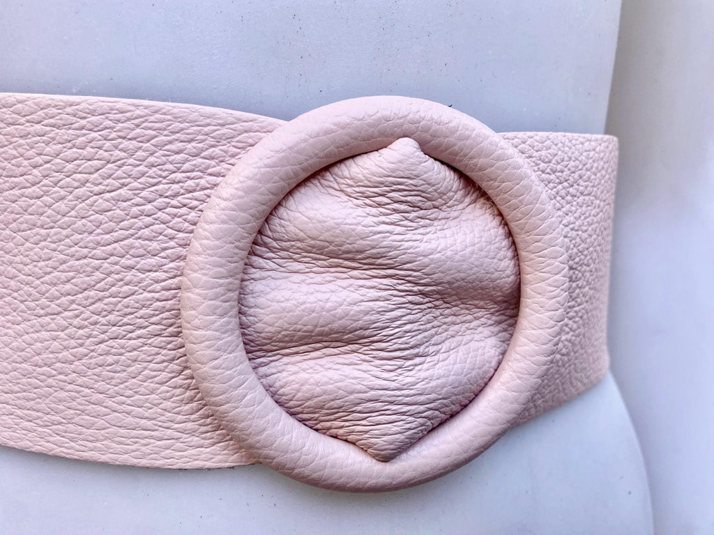 Light pink leather waist belt with large round buckle. Soft leather belt in soft pink. Genuine leather pink dress belt. Pink wide waist belt