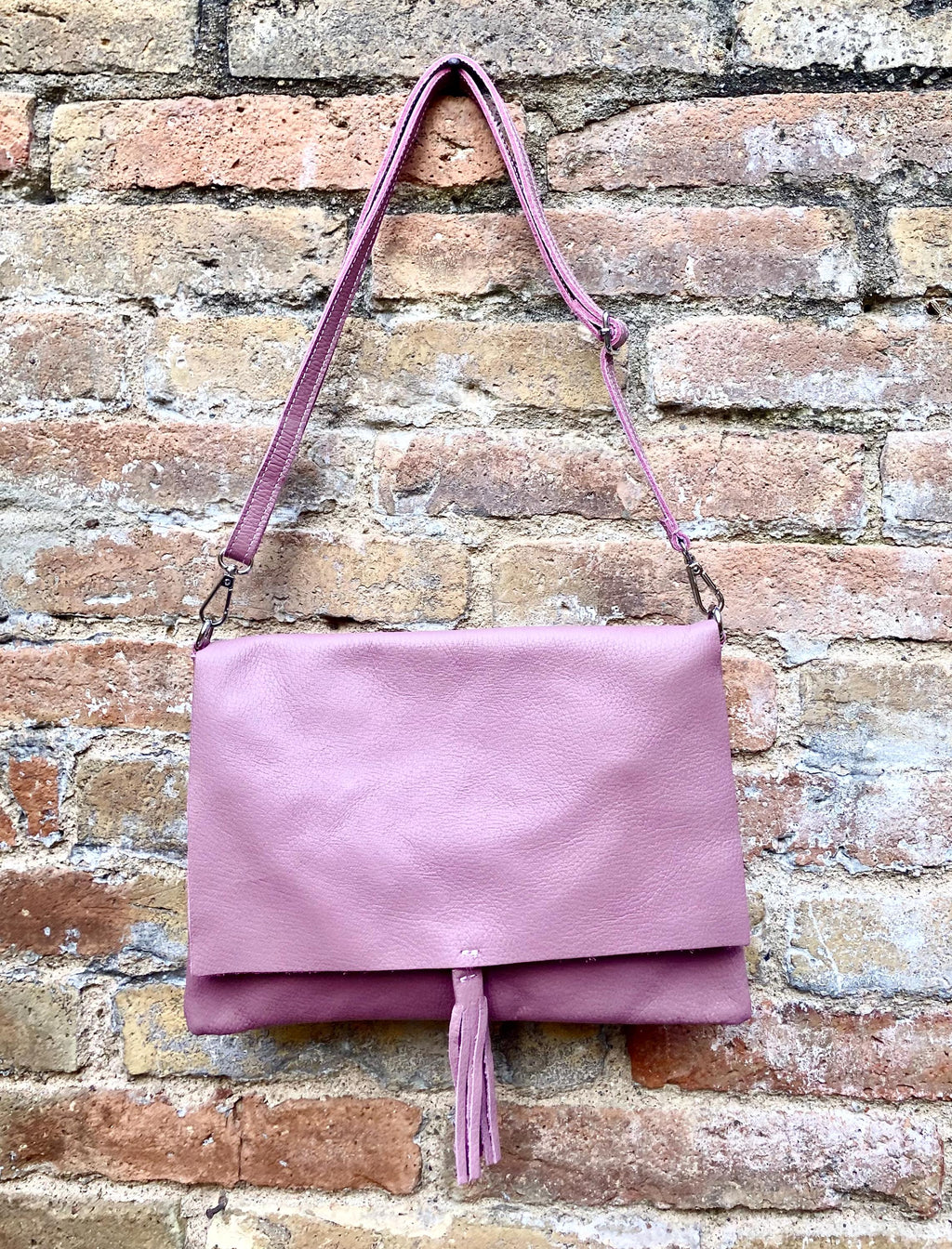 Raspberry pink crossbody / shoulder bag. Soft genuine leather. Medium cerise pink messenger bag. Zipper and adjustable strap