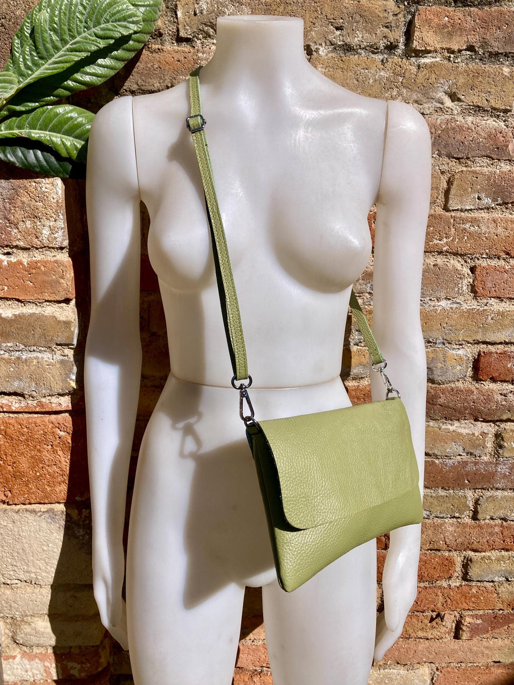 Small leather bag in light green. GENUINE leather cross body / shoulder bag in green, leather bag with adjustable strap, zipper and flap