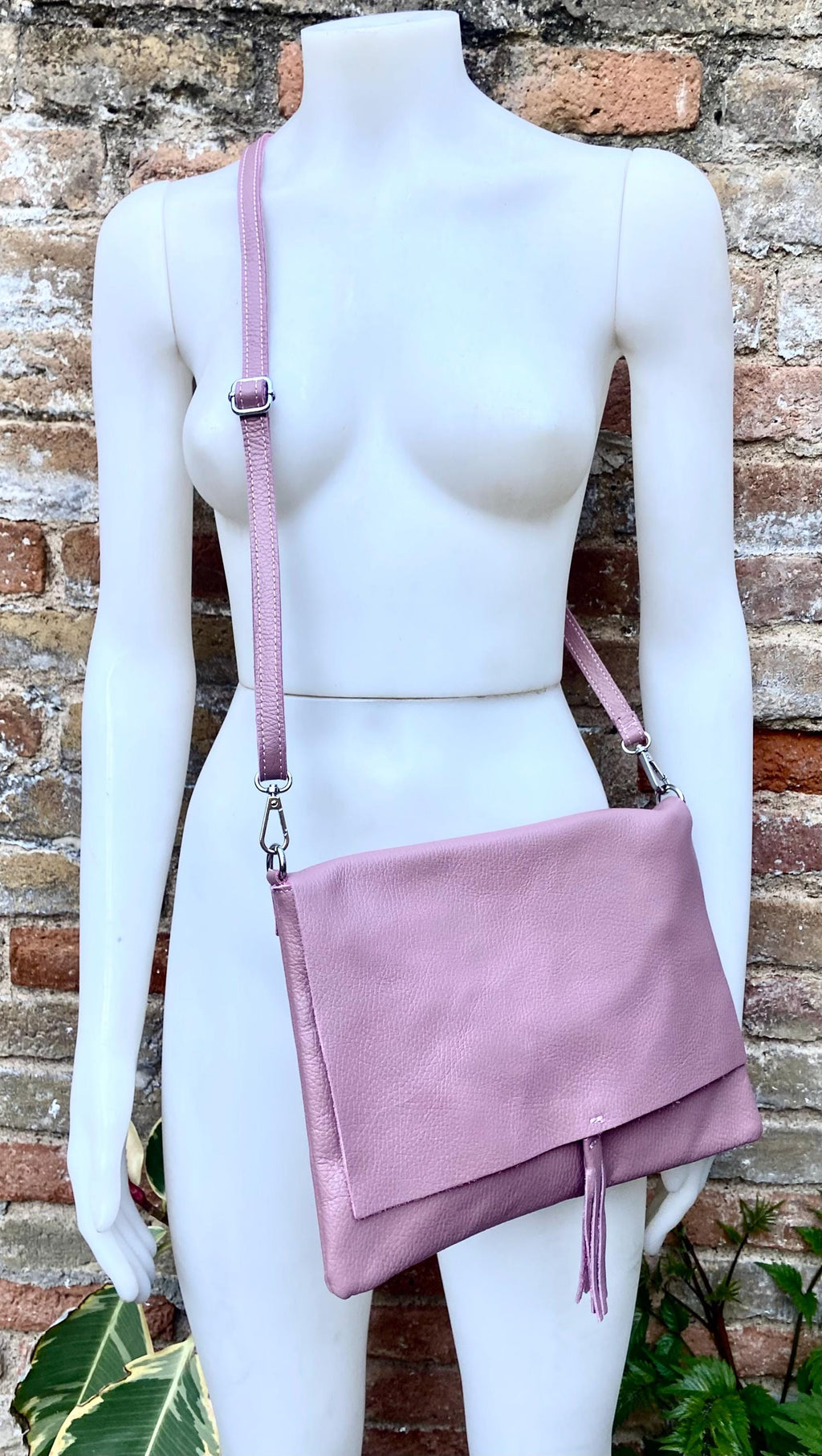 Raspberry pink crossbody / shoulder bag. Soft genuine leather. Medium cerise pink messenger bag. Zipper and adjustable strap