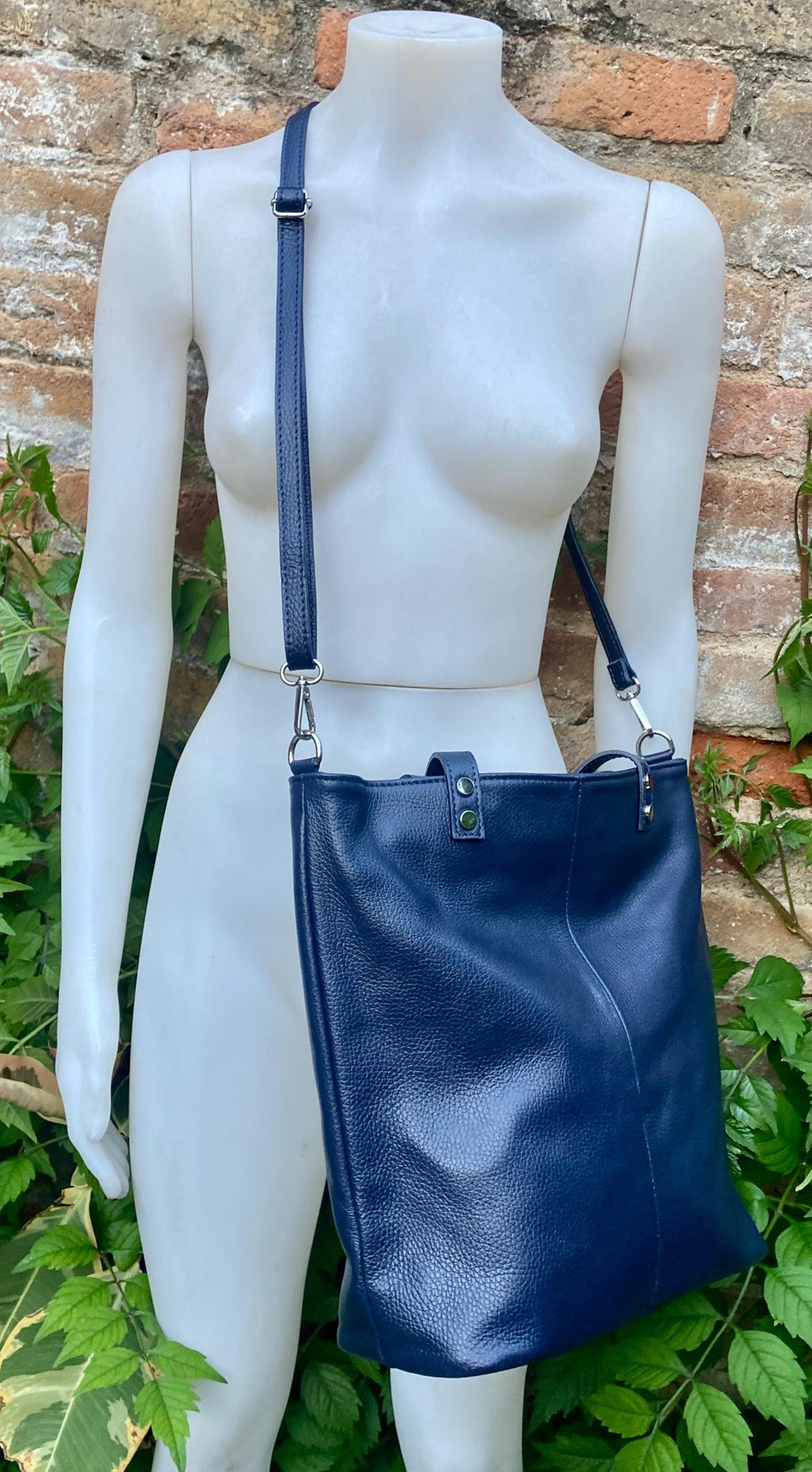 Navy blue leather shoulder / crossbody bag. Genuine leather NAVY tote. Laptop, tablet or book bag with lining and zipper.