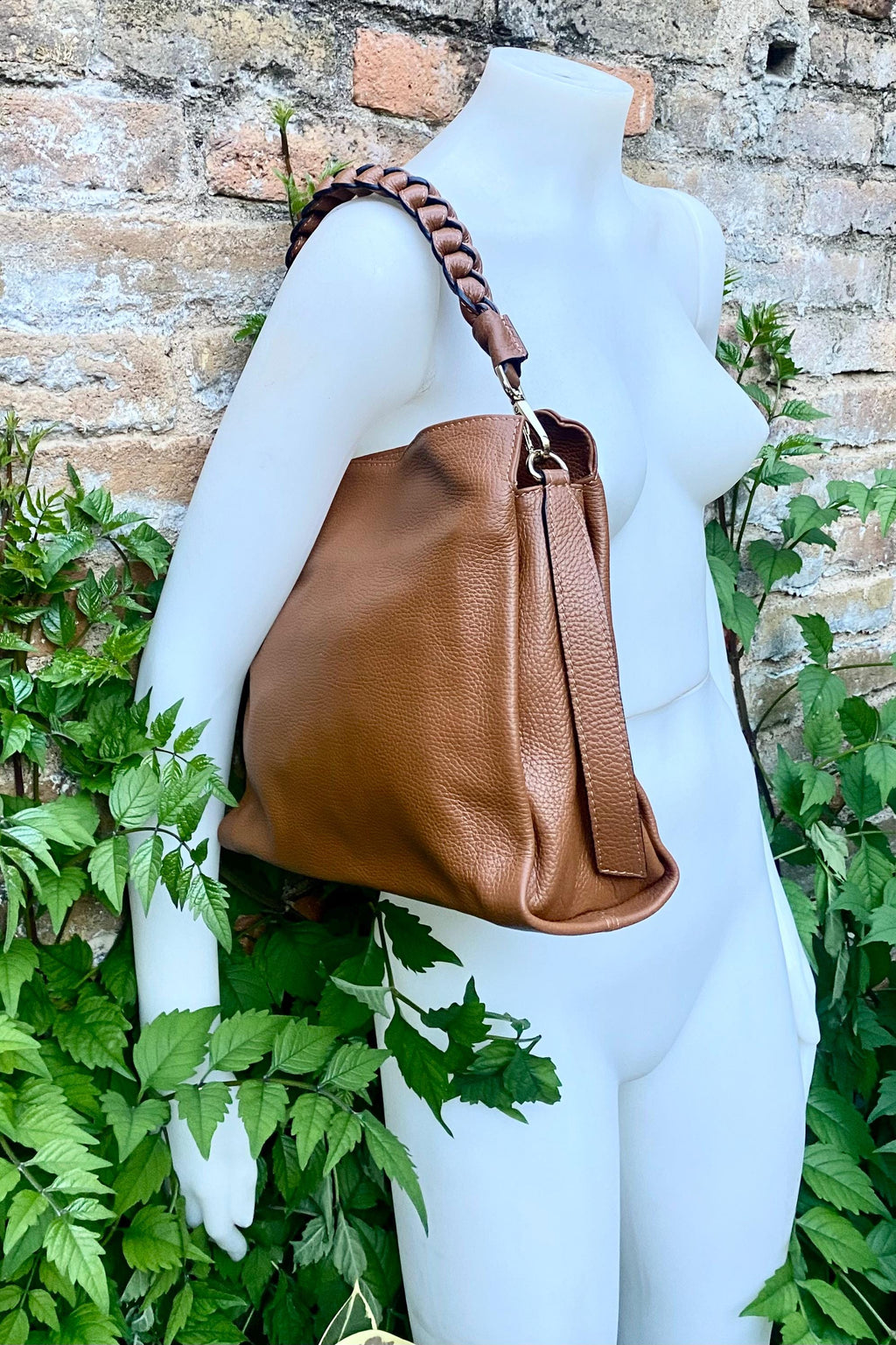 CAMEL BROWN genuine leather bag. Hand / shoulder / crossbody bag. Removable longer adjustable strap. Light tobacco shopper bag. Taupe purse