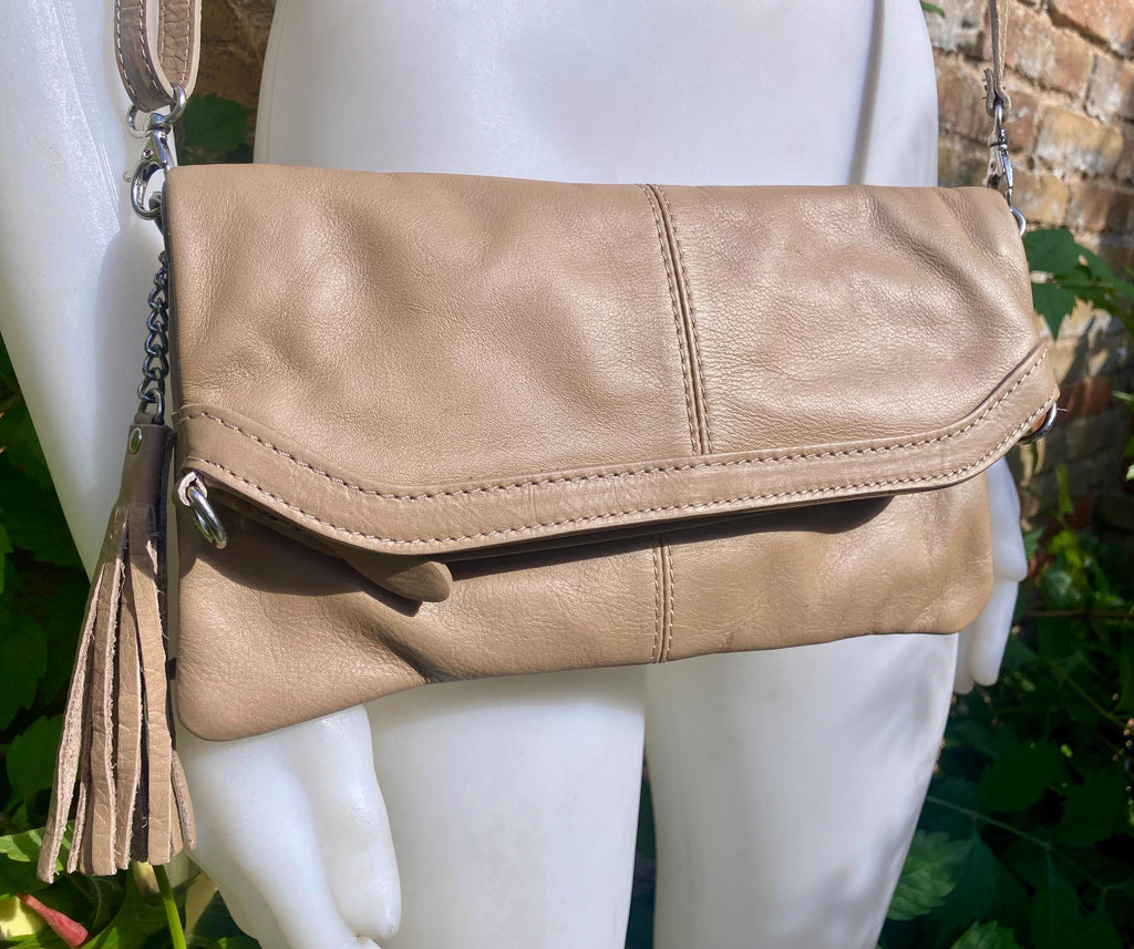 Small leather bag in maroon. Cross body bag, shoulder bag in GENUINE leather. Burgundy - brown bag with adjustable strap, zipper and flap.