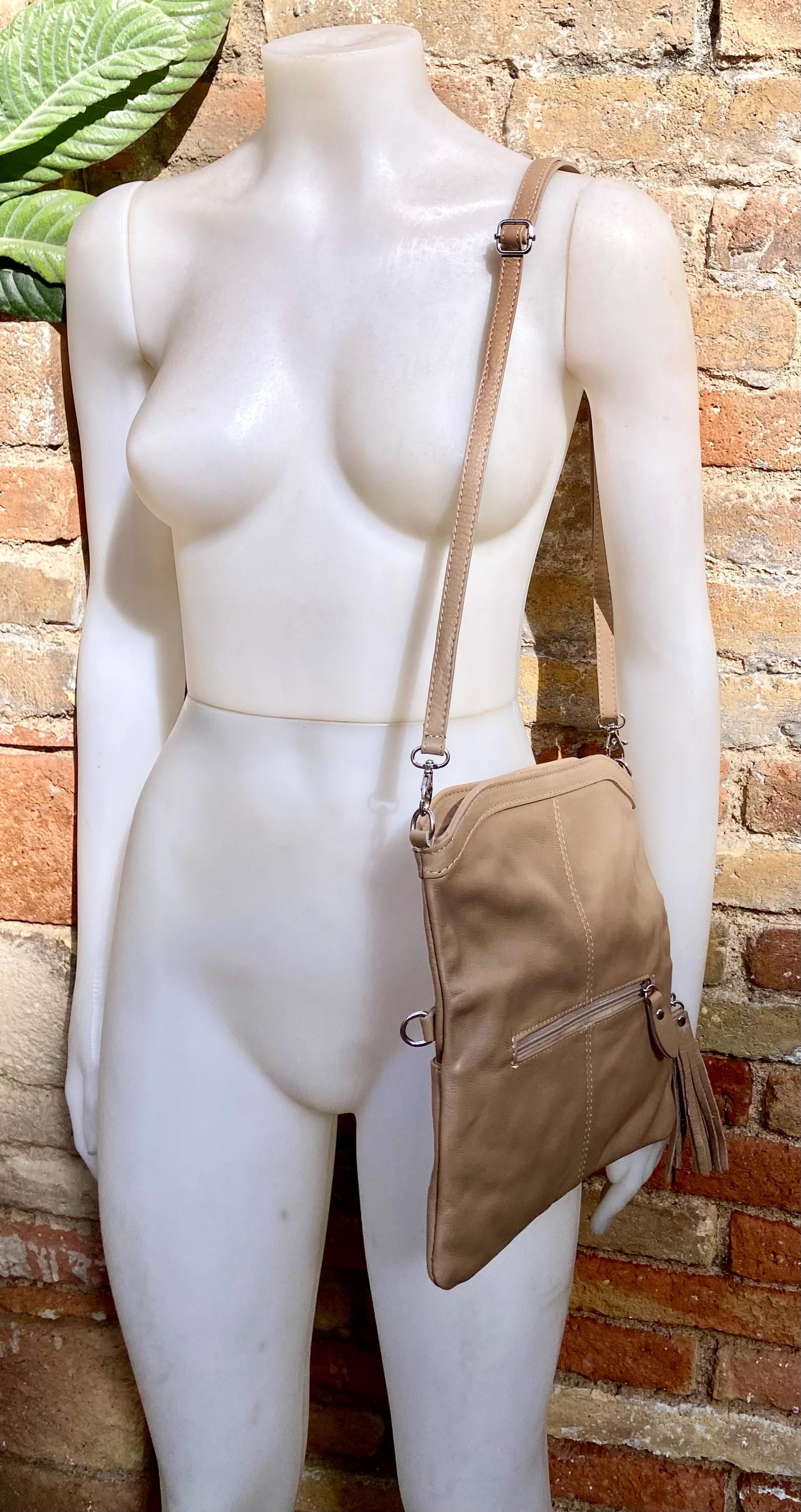 Small leather bag in maroon. Cross body bag, shoulder bag in GENUINE leather. Burgundy - brown bag with adjustable strap, zipper and flap.