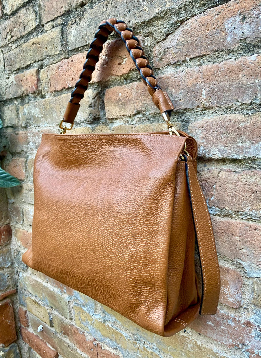 CAMEL BROWN genuine leather bag. Hand / shoulder / crossbody bag. Removable longer adjustable strap. Light tobacco shopper bag. Taupe purse