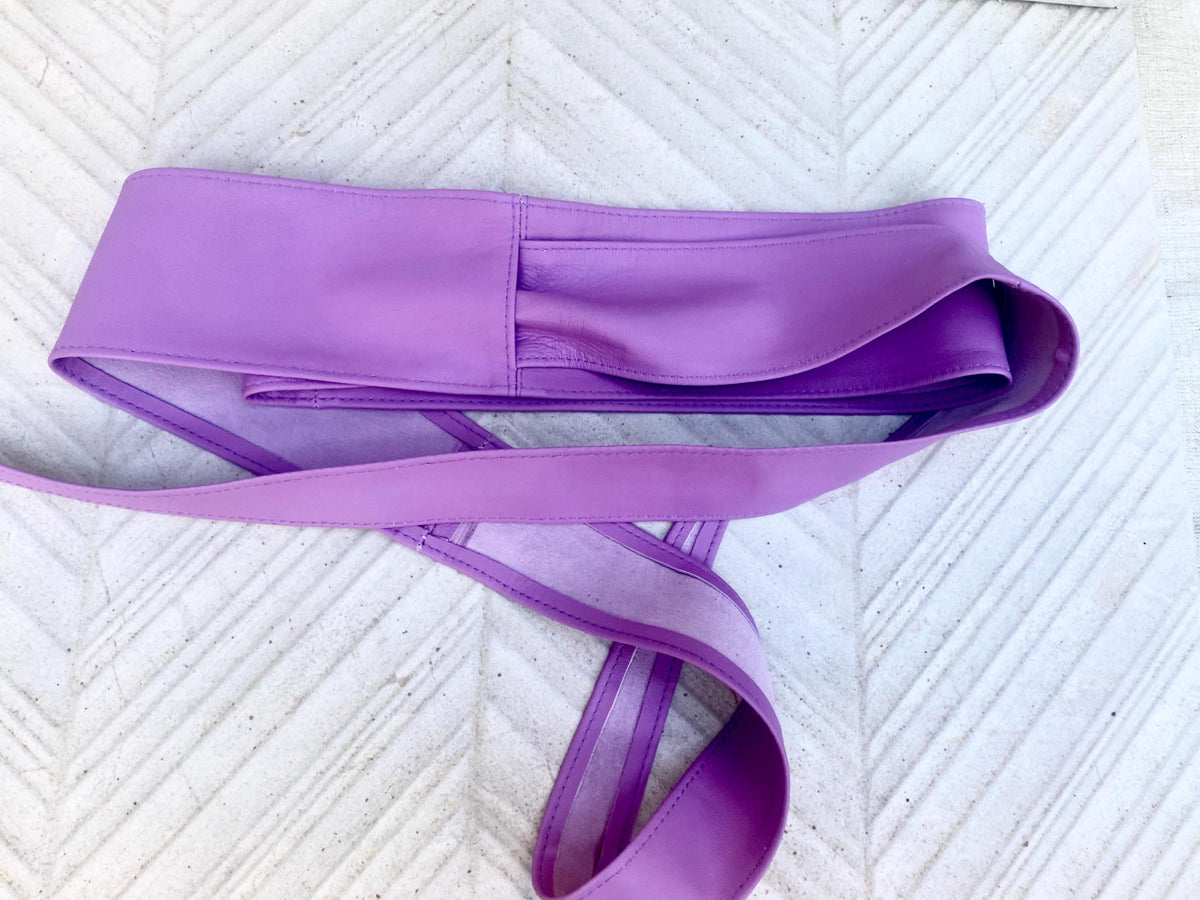 Light PURPLE obi belt. Lavender soft genuine leather. Wraparound lilac waist belt. Wide style. Boho dress belt in soft mauve leather