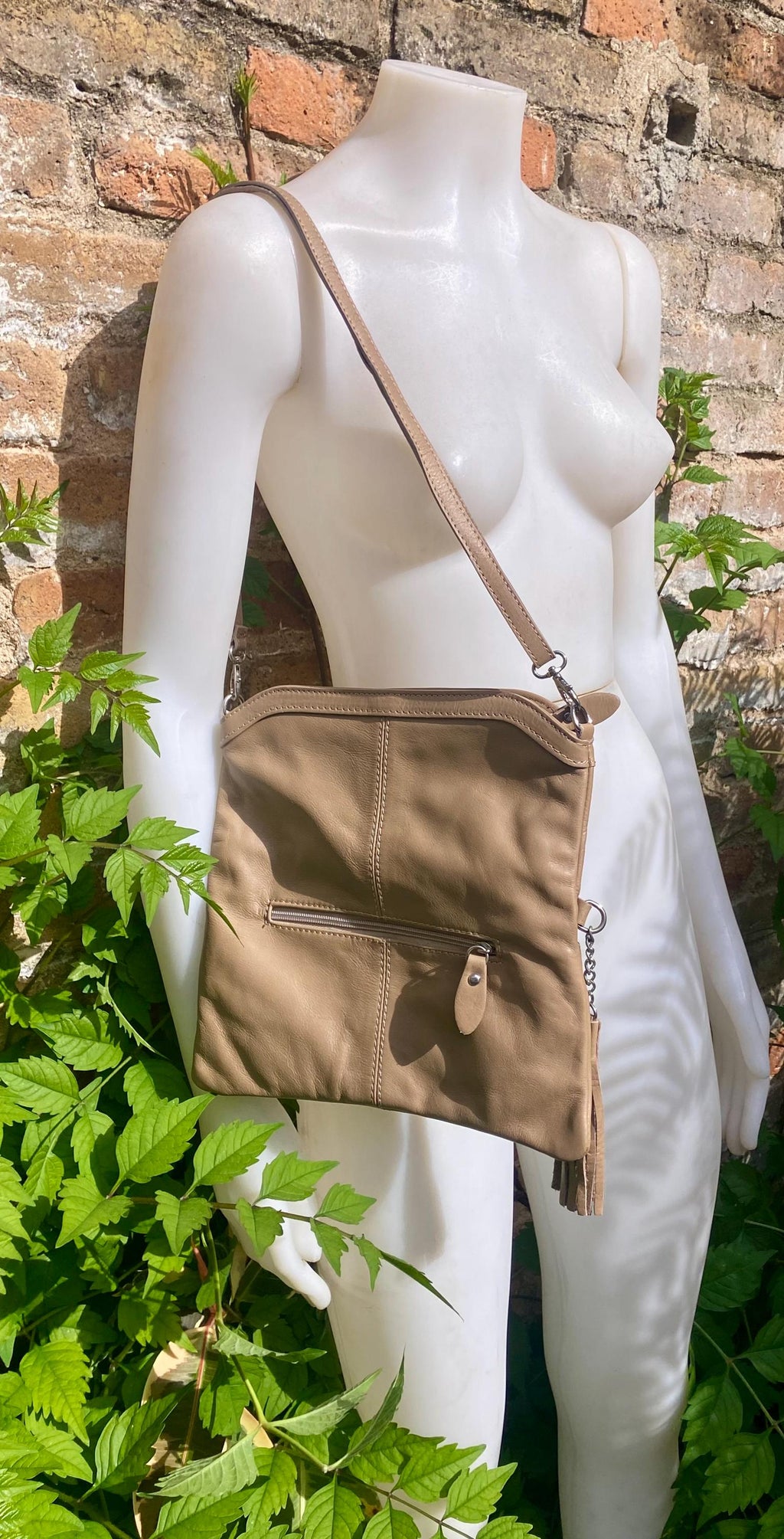 Small leather bag in maroon. Cross body bag, shoulder bag in GENUINE leather. Burgundy - brown bag with adjustable strap, zipper and flap.