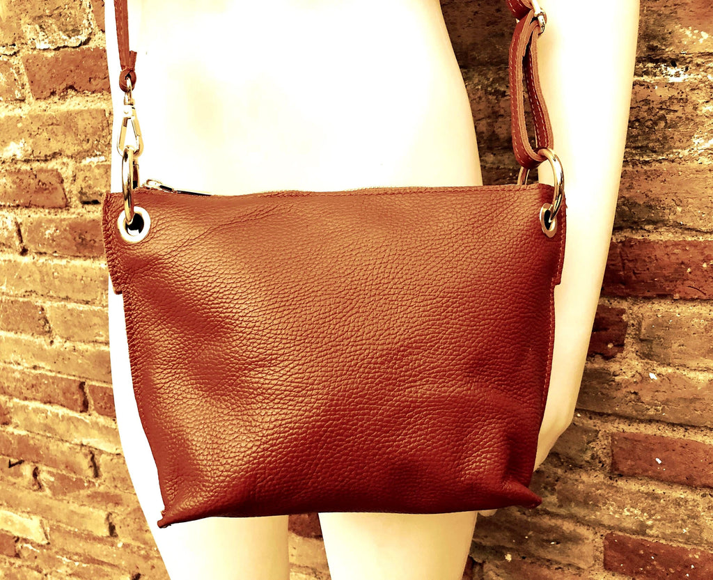Camel brown leather bag. Rusty cross body / shoulder bag. Genuine leather purse with adjustable strap and zipper. Soft brown leather bag
