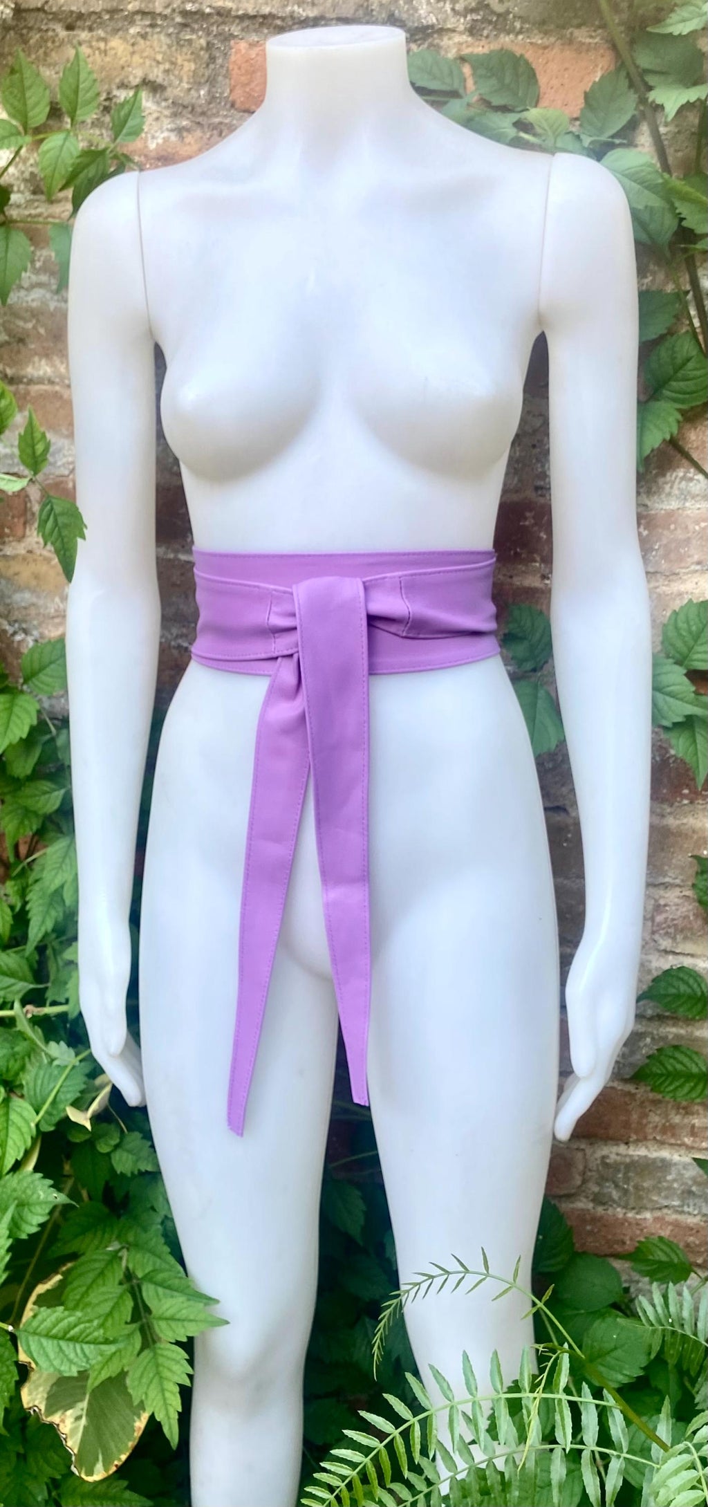 Light PURPLE obi belt. Lavender soft genuine leather. Wraparound lilac waist belt. Wide style. Boho dress belt in soft mauve leather