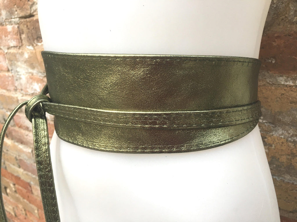 GREEN leather OBI belt. Wide waist belt in soft genuine leather. Metallic shine wraparound belt, boho dress belt in silver color leather.
