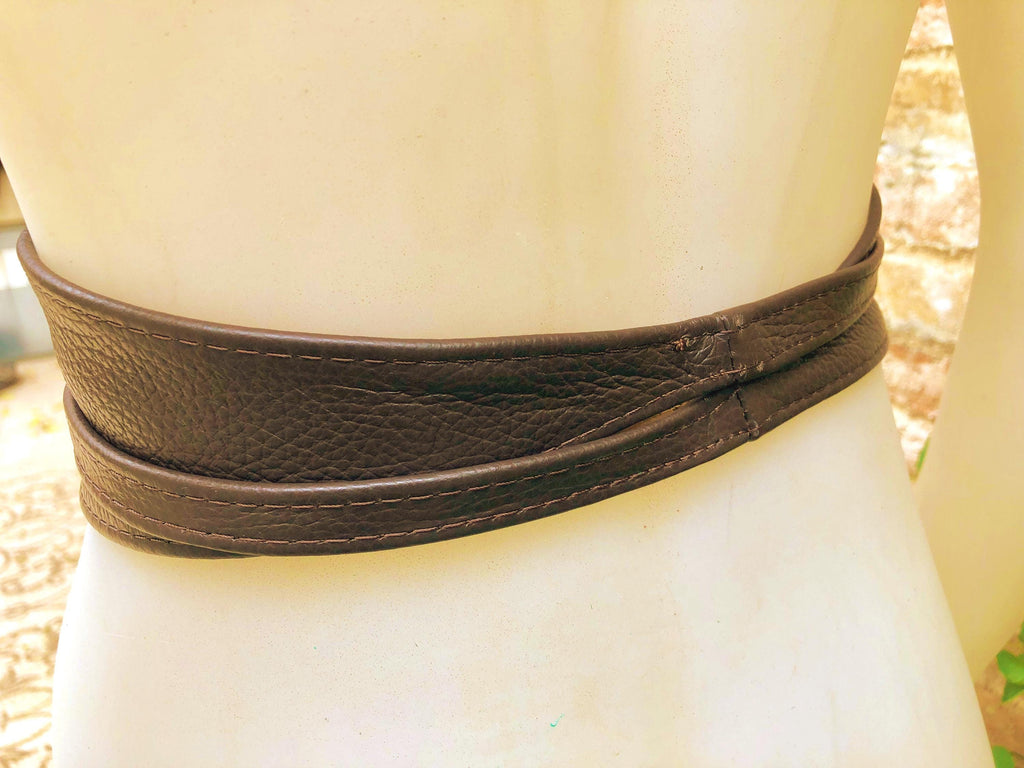 Obi belt in soft leather. Wrap belt in dark BROWN. Waist belt in Chocolate brown.Wraparound belt in brown genuine leather. Dark brown belt