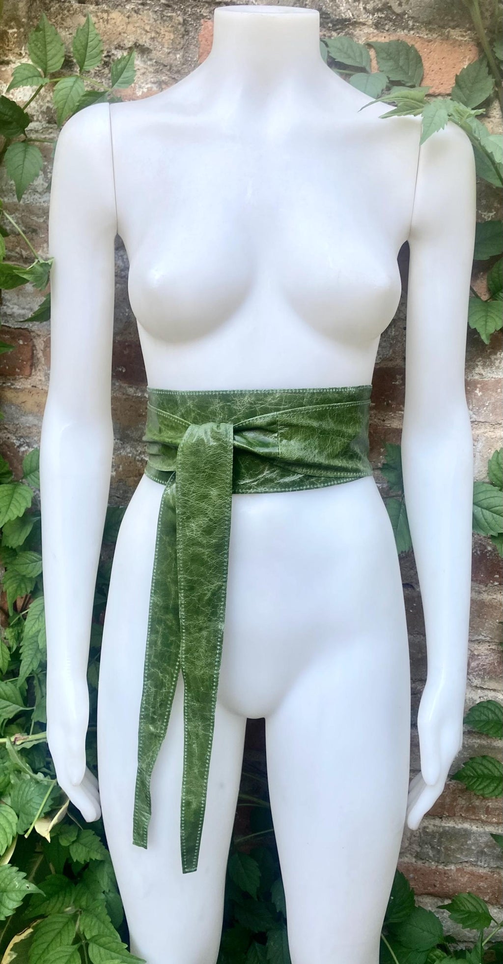 Moss green obi belt. Wrap belt in soft genuine leather. Wraparound wide waist belt. Boho dress belt in distressed glossy green leather.