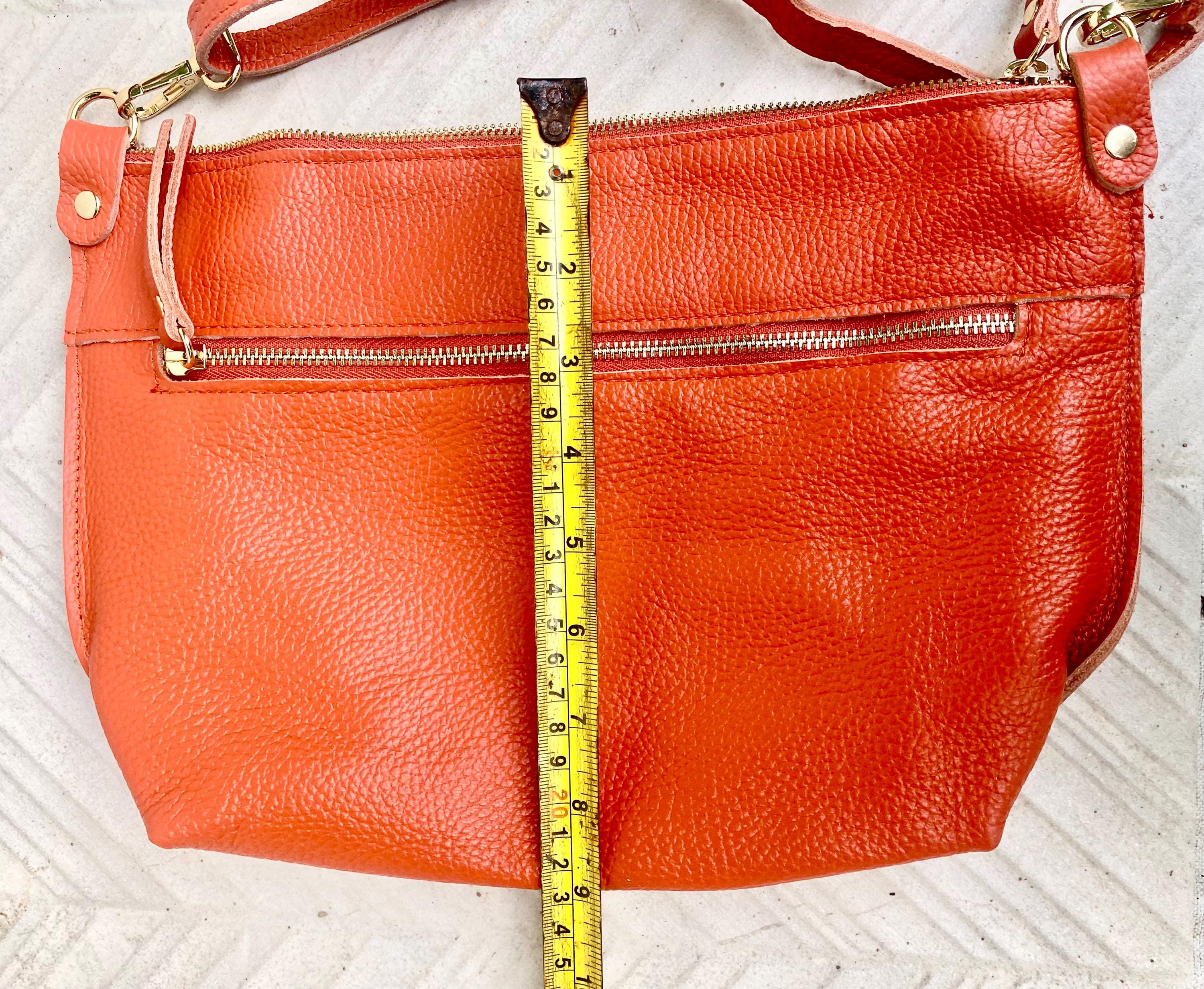 Camel brown leather bag. Genuine leather messenger bag. Rusty brown crossbody / shoulder bag with zipper and adjustable strap
