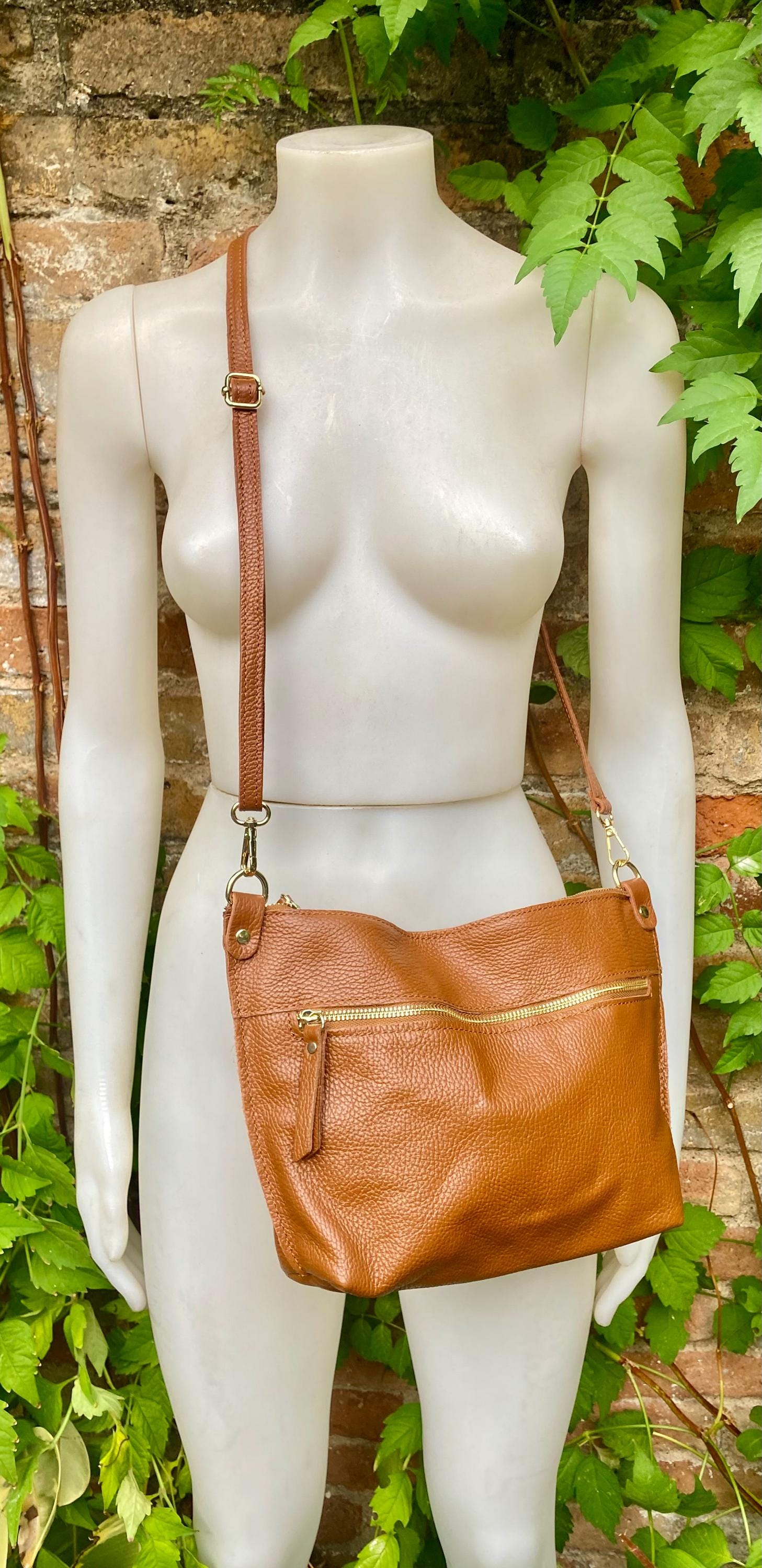 Camel brown leather bag. Genuine leather messenger bag. Rusty brown crossbody / shoulder bag with zipper and adjustable strap