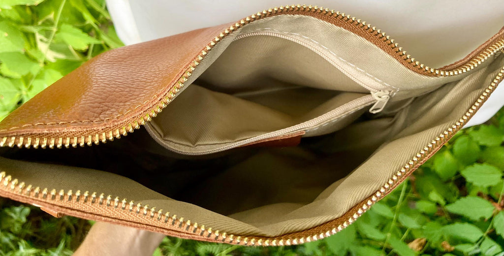 Camel brown leather bag. Genuine leather messenger bag. Rusty brown crossbody / shoulder bag with zipper and adjustable strap