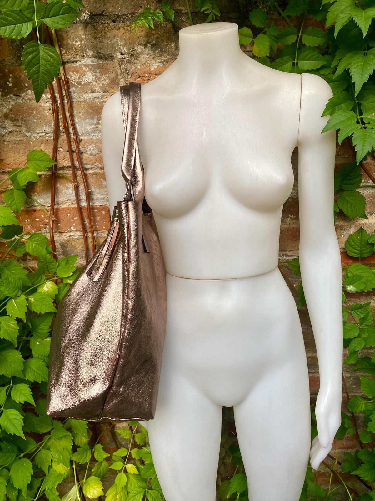 Shoulder leather bag in BRONZE. GENUINE leather shopper bag. Large carry all bag for your laptop, books. Metallic BRONZE leather purse